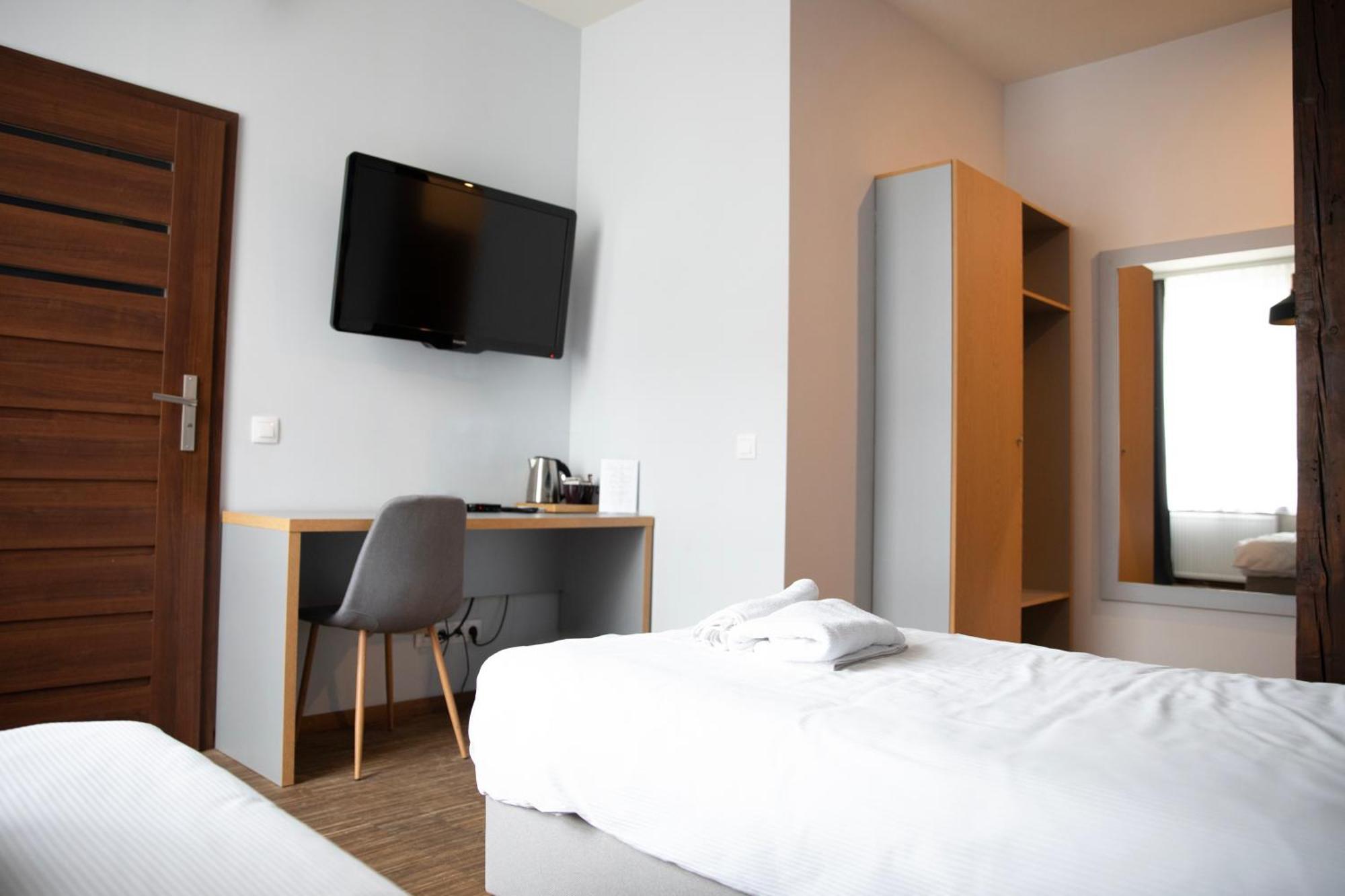 Adler Bed&Breakfast Appartement Łódź Buitenkant foto