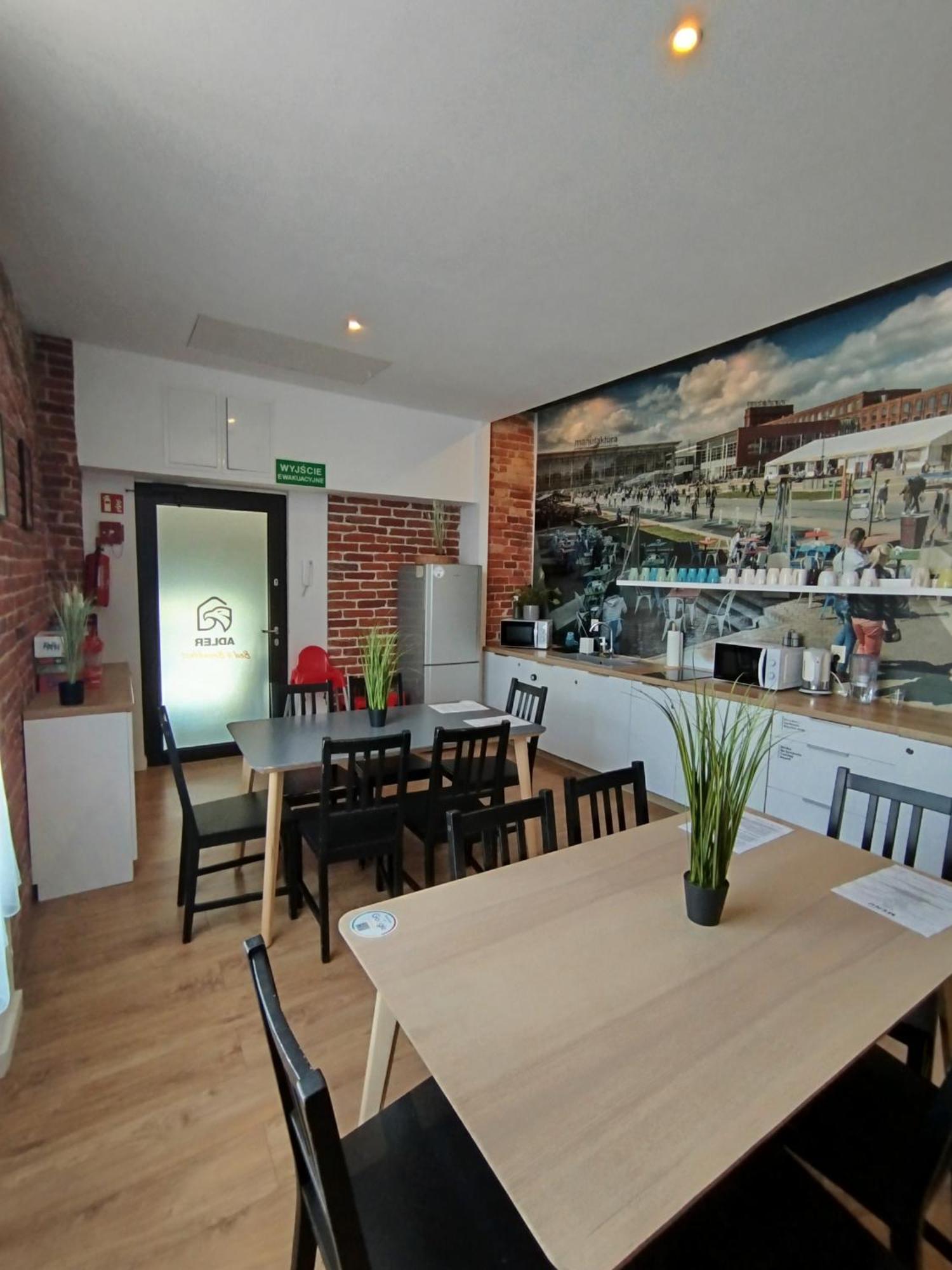 Adler Bed&Breakfast Appartement Łódź Buitenkant foto