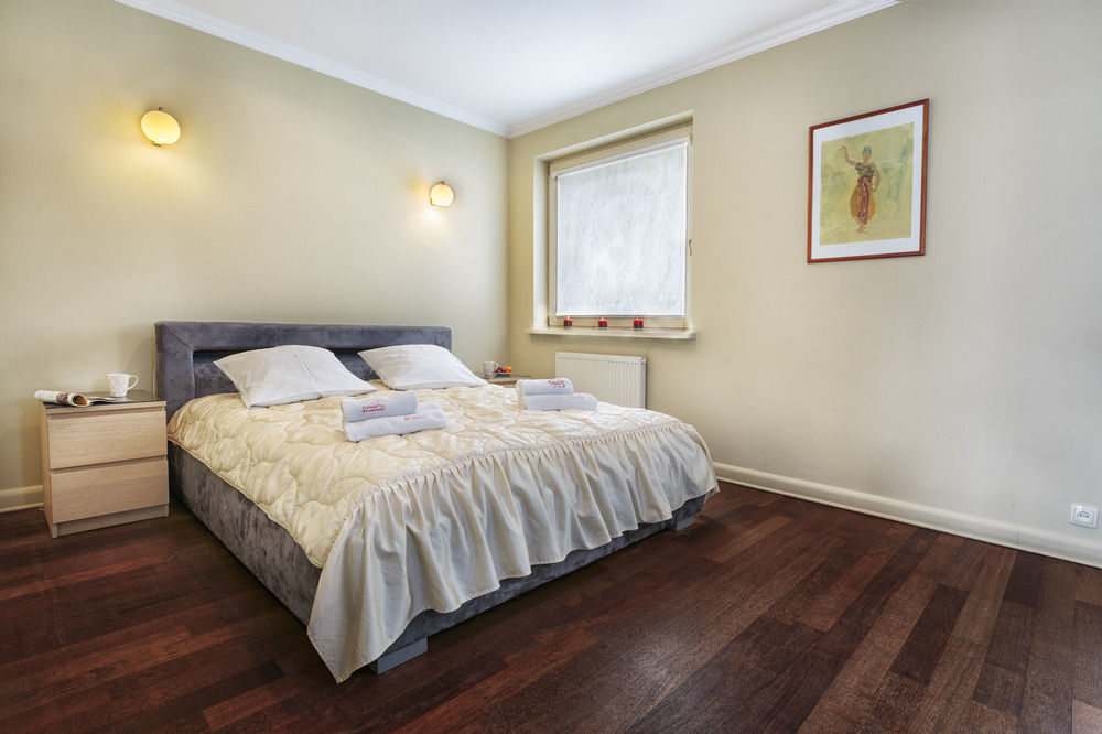 Adler Bed&Breakfast Appartement Łódź Buitenkant foto