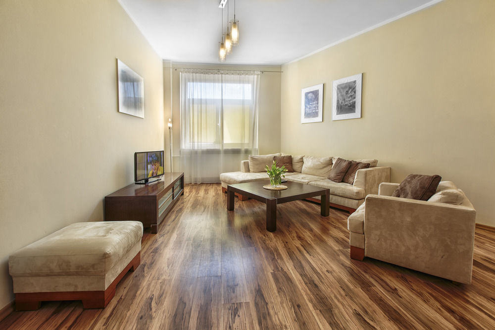 Adler Bed&Breakfast Appartement Łódź Buitenkant foto