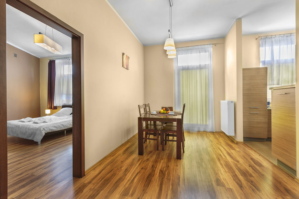 Adler Bed&Breakfast Appartement Łódź Buitenkant foto
