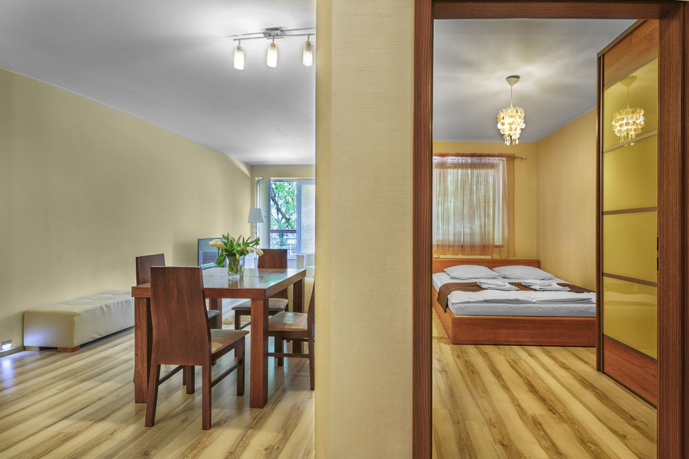 Adler Bed&Breakfast Appartement Łódź Buitenkant foto