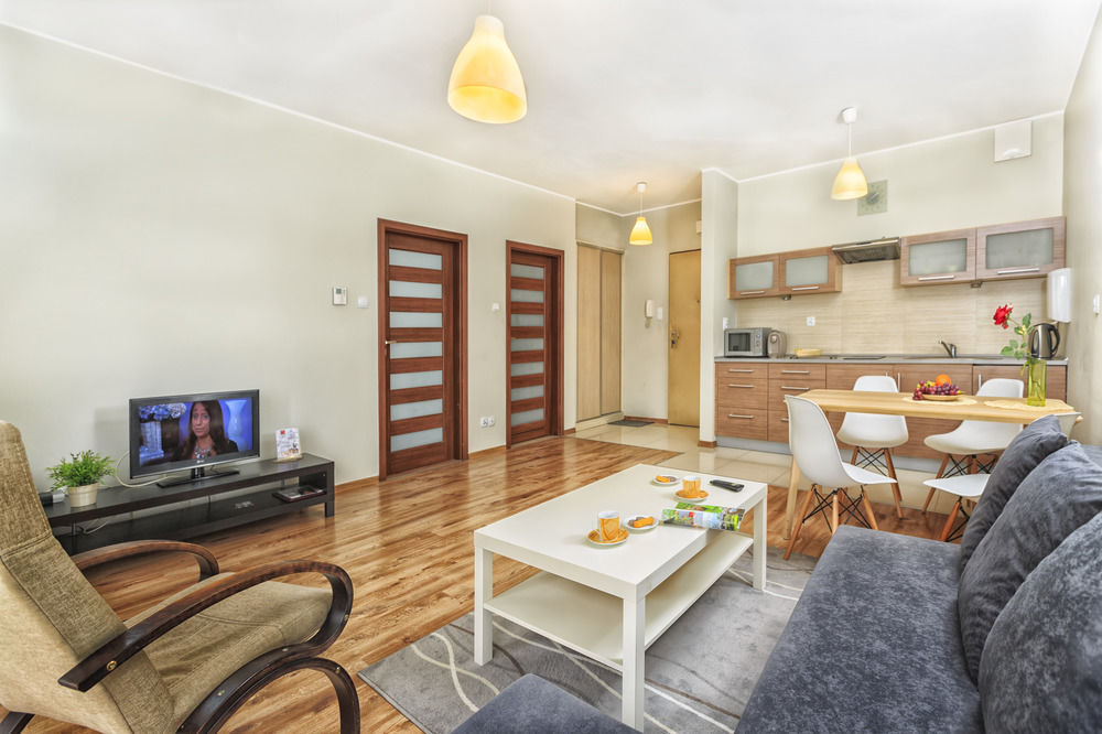 Adler Bed&Breakfast Appartement Łódź Buitenkant foto